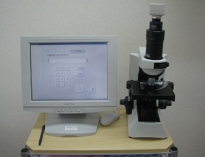 位相差顕微鏡を用いお口の中の細菌検査